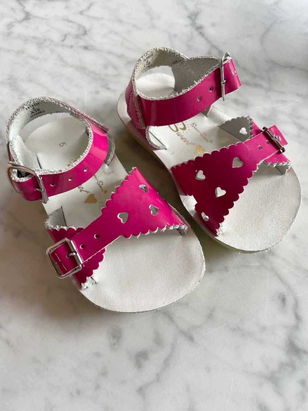 Saltwater pink sandal